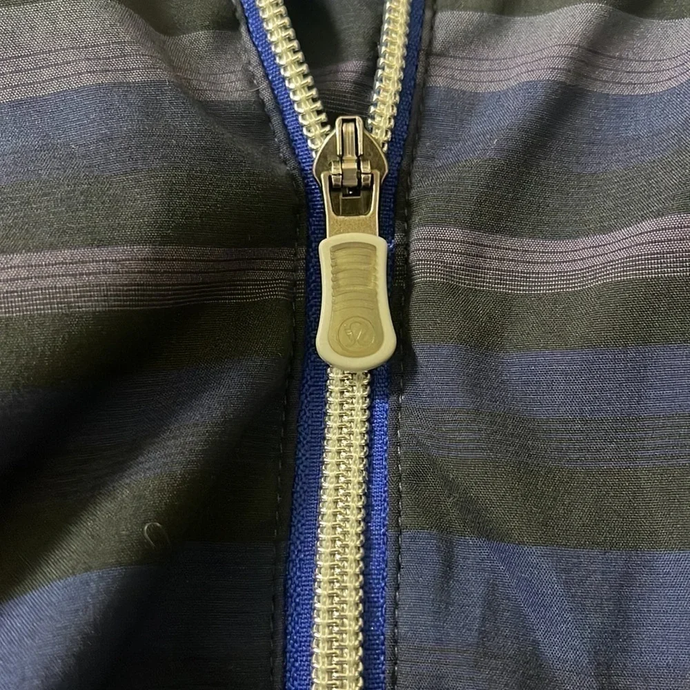lululemon athletica euc hood